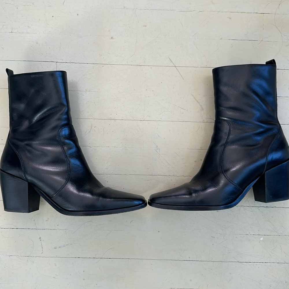 Thursday Boot company square toe black boot